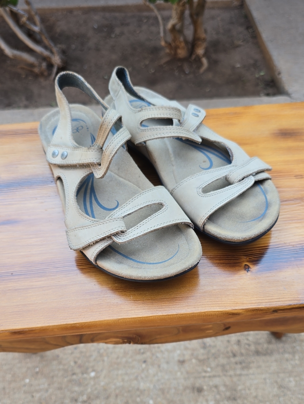 Abeo Crescent Stone Comfortable Beige Strappy Sandals